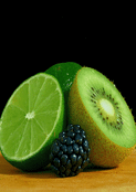 Kiwi, citron vert et baies savoureuses